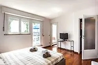 Temporary House - Milan Navigli Apartment 0*,